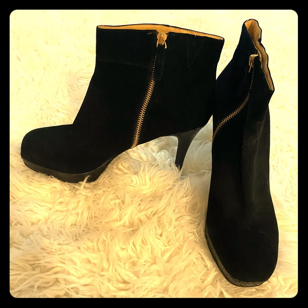 NW Esmeralda Booties- black Sz 10.5